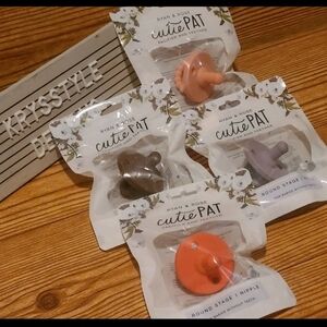 Ryan & Rose Cutie Pat Pacifier Lot (4)